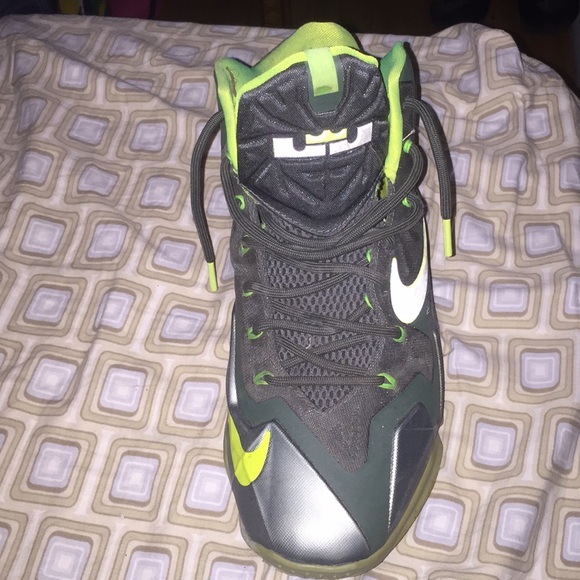 It’s a nice lebron James shoes - Picture 1 of 1